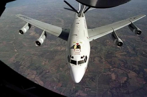 Mục đích bí ẩn của Mỹ khi điều máy bay 'thợ săn phóng xạ' tới sát Ukraine