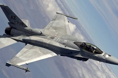 Tốc độ tối đa của tiêm kích F-16 khác xa so với thiết kế