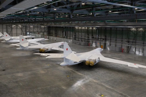 Nga nhận 4 oanh tạc cơ Tu-160 vào năm 2025, nhưng không máy bay nào 'mới'