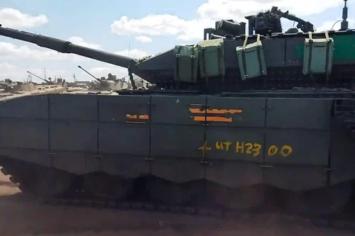Ukraine lại thu giữ xe tăng T-90M Proryv tối tân của Nga?