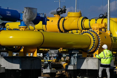 EU trả tiền mua dầu khí Nga nhiều gấp 3 lần viện trợ quân sự Ukraine