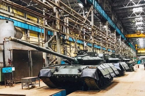 Vì sao nhà máy Omsktransmash nổi tiếng ngừng sản xuất xe tăng?