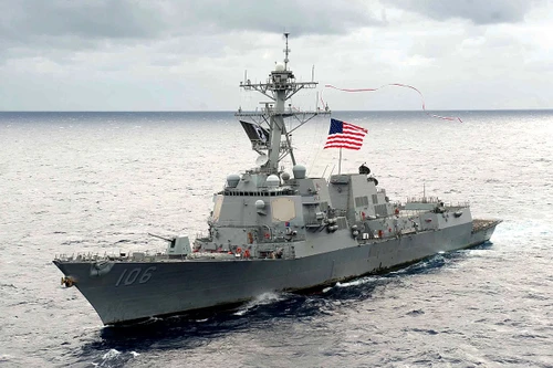 Khu trục hạm USS Stockdale Mỹ cản đường tàu dầu Nga đến Venezuela