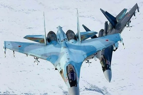 [ẢNH] Phi công danh dự Nga: Đối thủ nên lo sợ dần về Su-30SM2 Super Sukhoi