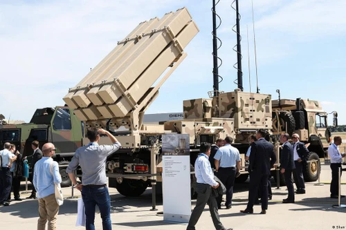 Các hệ thống phòng không NATO ồ ạt đổ dồn tới Ukraine