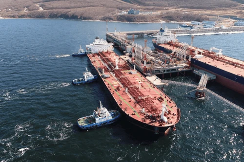 Nghịch lý xuất khẩu dầu khí Nga: Khối lượng tăng mạnh nhưng doanh thu giảm sâu