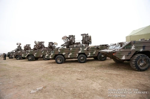 [ẢNH] Cựu Tổng tham mưu trưởng quân đội Armenia tố cáo bị ép mua vũ khí Nga