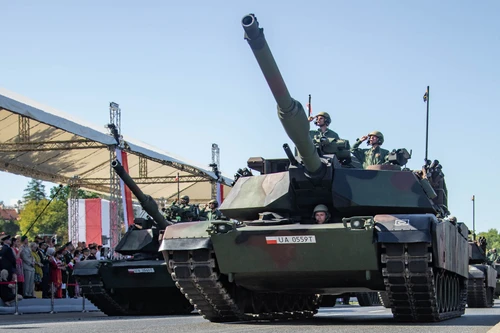 Ba Lan gây sức ép cực mạnh lên Kaliningrad với loạt xe tăng Abrams mới nhận