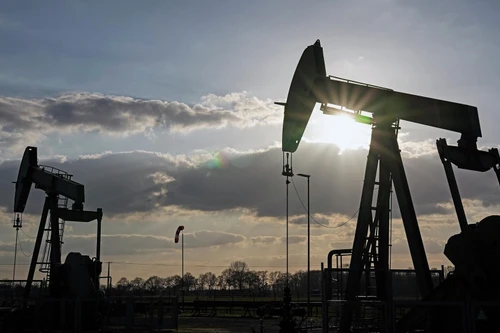 Lo sợ trừng phạt các nhà máy lọc dầu Ấn Độ ngừng mua dầu Nga