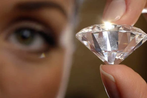 Lệnh trừng phạt của châu Âu với kim cương Nga không có tác dụng ngay từ đầu?