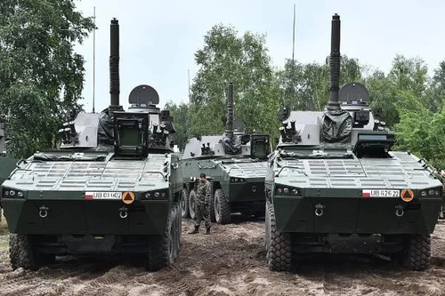 Ba Lan viện trợ Ukraine cối tự hành M120K RAK độc đáo