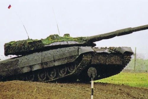 Xe tăng T-100 bí ẩn sẽ thay thế T-14 Armata trong Quân đội Nga?