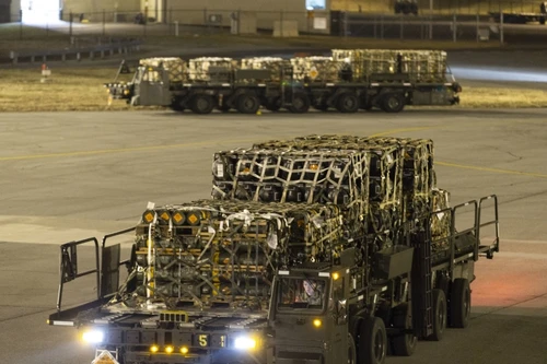 Mỹ nhanh chóng nối lại cung cấp vũ khí cho Ukraine sau khi ký thỏa thuận khoáng sản