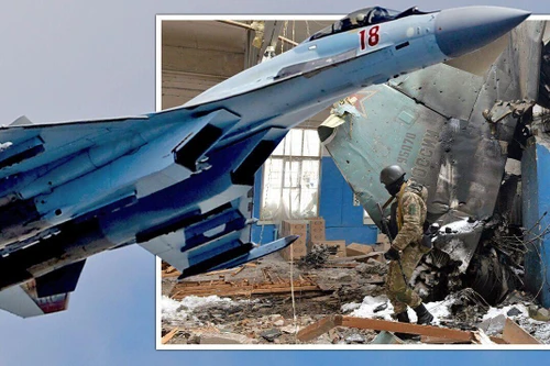 Cận hình ảnh nghi ngờ là tiêm kích Su-35 Nga bị tên lửa S-300 Ukraine bắn hạ
