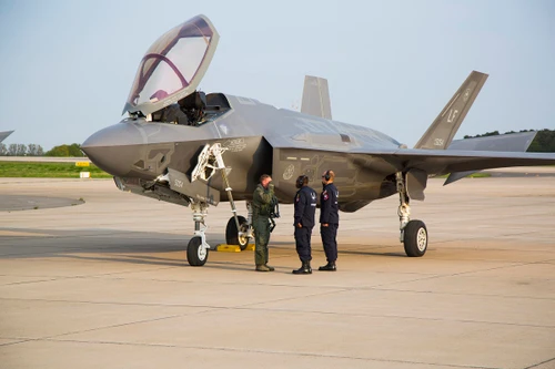 Mỹ trấn an đồng minh về 'công tắc vô hiệu hóa từ xa' trên tiêm kích F-35