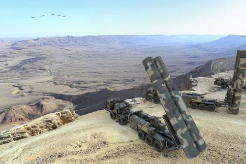 [ẢNH] Chuyên gia Nga chỉ rõ sự vượt trội của S-500 so với hệ thống phòng thủ tên lửa Mỹ