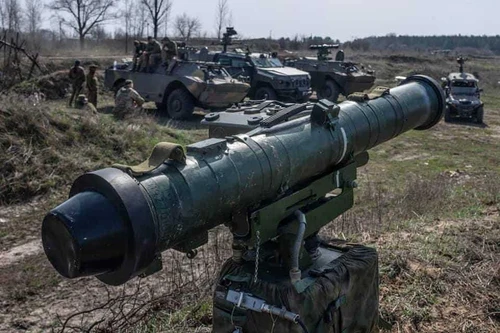 Báo Mỹ gây tranh cãi khi ca ngợi 'tên lửa chống tăng tự chế' của Ukraine