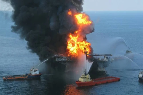 'Cuộc chiến tàu chở dầu' bắt đầu khi phương Tây ra tay triệt hạ 'hạm đội bóng tối'?