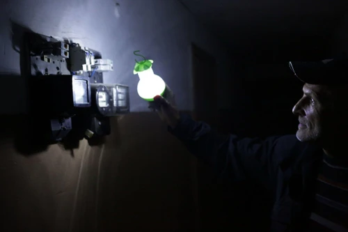 [ẢNH] Nga cắt nguồn điện và khí đốt trả đũa Ukraine phong tỏa nguồn nước Crimea?