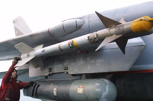 Bất ngờ lớn với cách Mỹ tạo ra tên lửa chống radar AGM-122