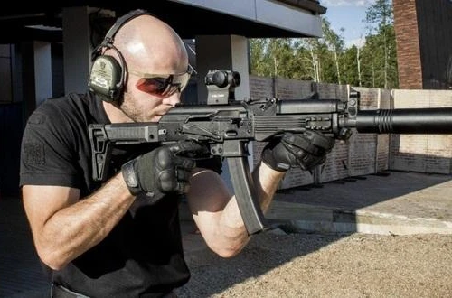 Bộ Nội vụ Nga chính thức đưa vào sử dụng súng tiểu liên PPK-20 cải tiến