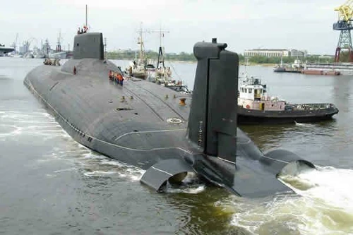 [ẢNH] Tại sao hoán cải tàu ngầm Dmitry Donskoy để mang 200 tên lửa Kalibr là ý tưởng tồi?