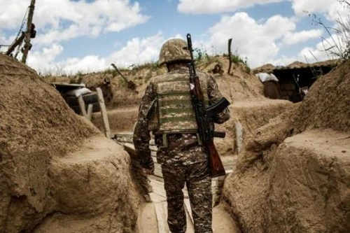 Ly khai miền Đông lặp lại sai lầm của Armenia trong cuộc chiến Karabakh