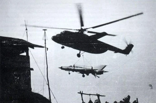 Trực thăng khổng lồ Mi-6 giúp tiêm kích MiG Việt Nam gây bất ngờ lớn cho phi công Mỹ