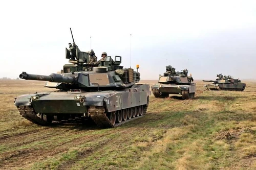 [ẢNH] Chuyên gia Nga: Mỹ sẽ bỏ mặc Ukraine nếu xảy ra chiến tranh