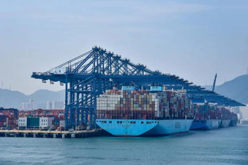 [ẢNH] Vấn đề nghiêm trọng hơn sự cố tắc Kênh đào Suez đang xảy ra tại Trung Quốc