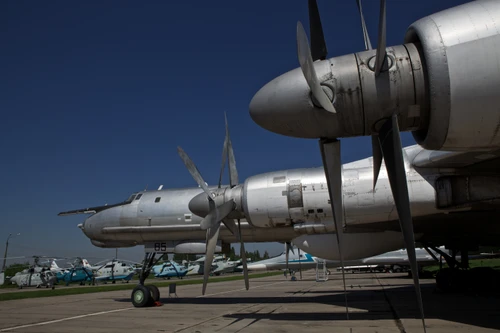 Nga dùng máy bay săn ngầm Tu-142 'khóa chặt' Tuyến đường biển phương Bắc