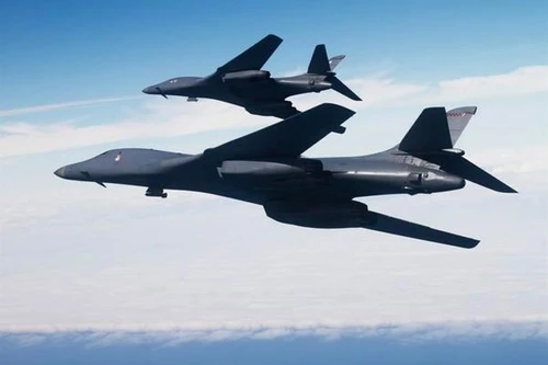 Một cặp oanh tạc cơ B-1B sẽ biến Hạm đội Biển Đen thành 'mục tiêu tập bắn'