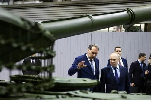 Tổng thống Putin thăm Nhà máy Uralvagonzavod, đích thân nhận lô xe tăng T-90M mới