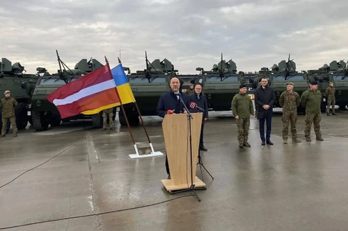 Latvia gấp rút viện trợ hàng chục xe thiết giáp Patria 6x6 cho Ukraine