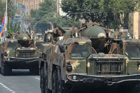 [ẢNH] UAV cảm tử Azerbaijan tiếp tục hủy diệt tên lửa đạn đạo cực mạnh của Armenia