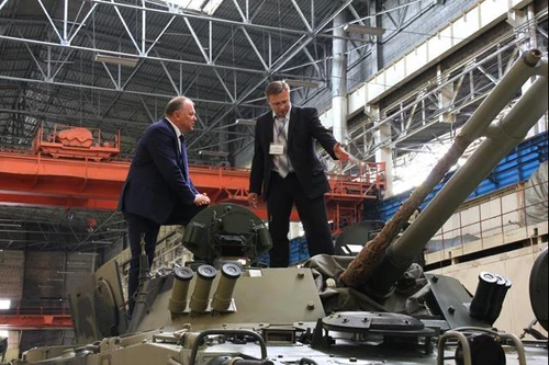 Tổ hợp Prometheus có thể biến bất kỳ xe tăng nào thành robot chiến trường