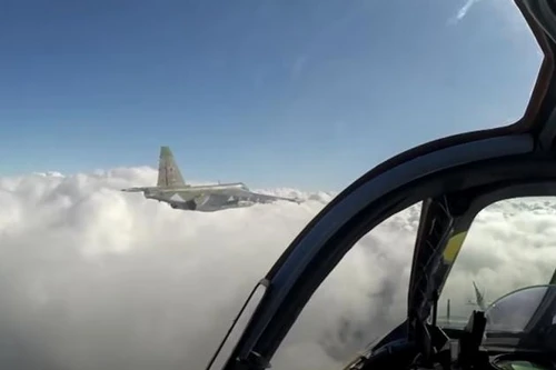 Sự thật hai chiếc Su-25 Nga buộc cả biên đội F-22 Mỹ phải tháo chạy