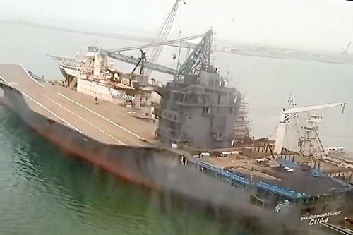 Iran hoàn thành chế tạo tàu sân bay Shahid Bagheri từ tàu container