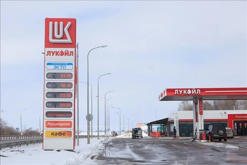 Giá xăng dầu tại Nga biến động mạnh trong năm 2023 vì các biện pháp trừng phạt?