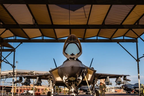 Làm cách nào để tiêm kích tàng hình F-35 bật 'chế độ quái thú'?