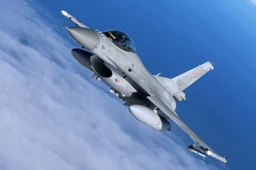 ‘Phi công Nga háo hức muốn đối đầu tiêm kích F-16’