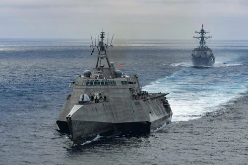 [ẢNH] Tàu chiến ven bờ LCS của Mỹ bị loại biên sớm là do... Nga và Trung Quốc