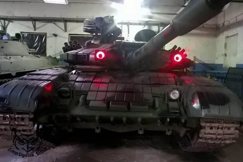 Xe tăng T-64BV chiến lợi phẩm được ly khai miền Đông cải tiến đặc biệt