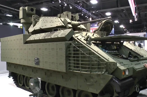 Xe chiến đấu bộ binh Bradley nhận hợp đồng lớn sau màn thể hiện xuất sắc