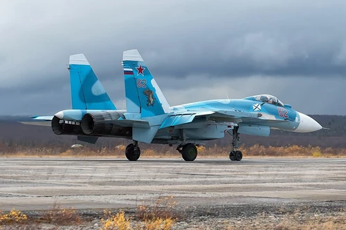 Tiêm kích hạm Su-33 gây ngạc nhiên khi lần đầu xuất kích ở Bắc Băng Dương