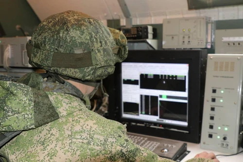 Thiếu tướng Nga nhấn mạnh 'chế độ chiến đấu trực tuyến' của tổ hợp Sagittarius-M ở Ukraine