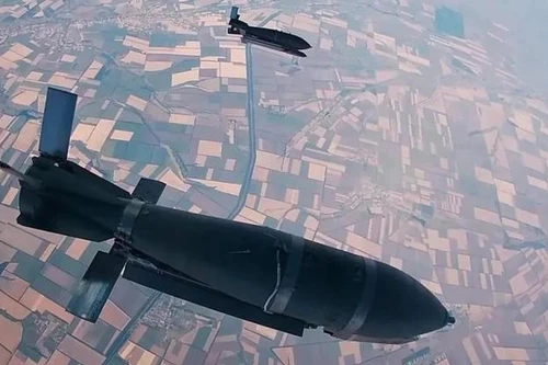 Ukraine thử nghiệm bom lượn tầm xa với module 'tương tự UMPK' của Nga