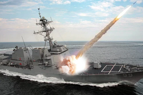 Mỹ đẩy nhanh tiến độ tích hợp tên lửa đánh chặn PAC-3 MSE vào khu trục hạm Aegis