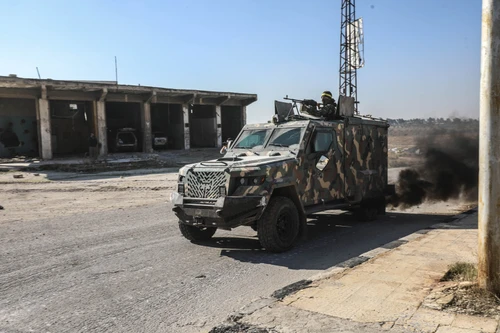 Phiến quân HTS nhanh chóng thiết lập quyền kiểm soát vùng ngoại ô phía Bắc Homs