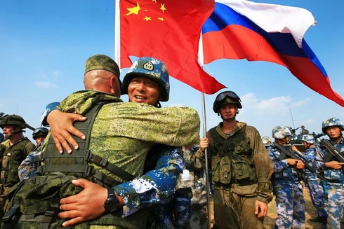 [ẢNH] Mỹ lo ngại "Nền kinh tế thứ hai và quân đội thứ hai trên thế giới" hợp tác